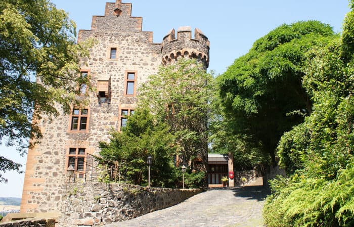 Tagen und Feiern im Hotel Burg Staufenberg. Burg Staufenberg bietet ein ideales Forum für intensives Arbeiten und konzentriertes Lernen.