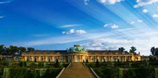 NH Voltaire Potsdam: Direkt in der Stadtmitte Potsdams gelegen, zählen das Schloss Sanssouci und die Babelsberger Filmstudios.