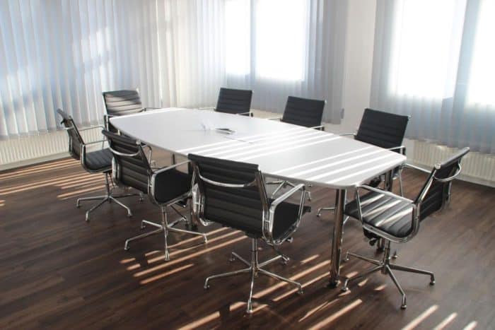 Firmen unterschätzen Einsparpotenzial bei der Organisation kleinerer Meetings .