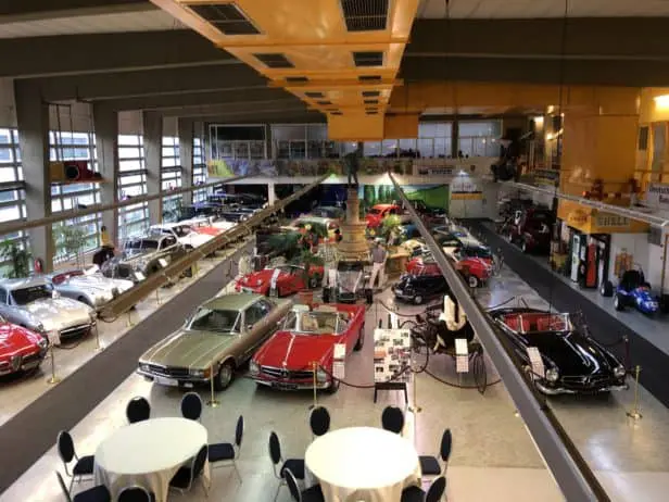 Automuseum Dortmund, Blick von Restaurant auf Ausstellungsraum
