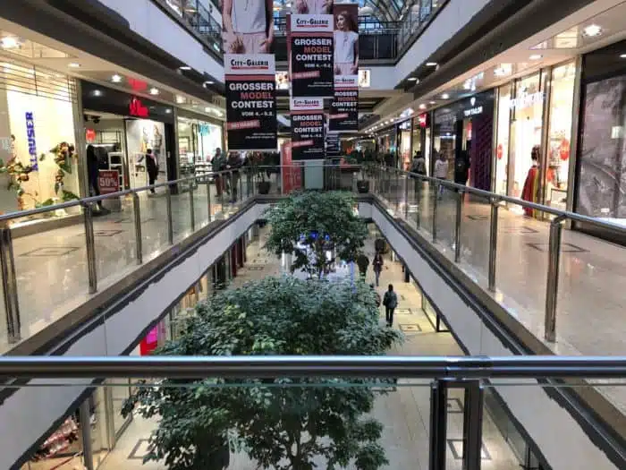 Innenansicht erste Ebene des Siegener Einkaufszentrums