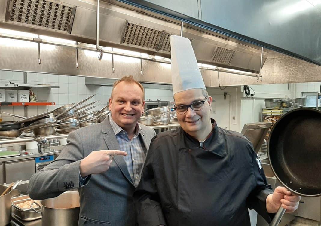 Internationaler Kochkünstler begeistert im Holiday Inn Lübeck, Kai Otto Jacobson als neuer Küchenchef