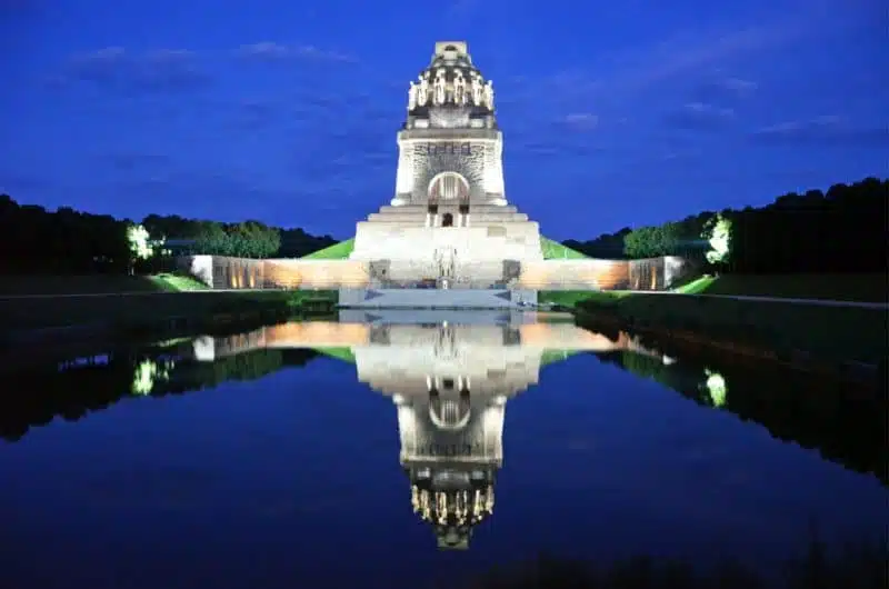 Das Völkerschlachtdenkmal bei Nacht