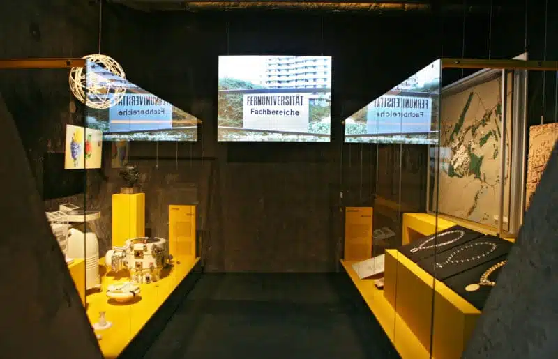 Blick in die Ausstellung "100 Jahre Ruhrgebiet. Die andere Metropole" 