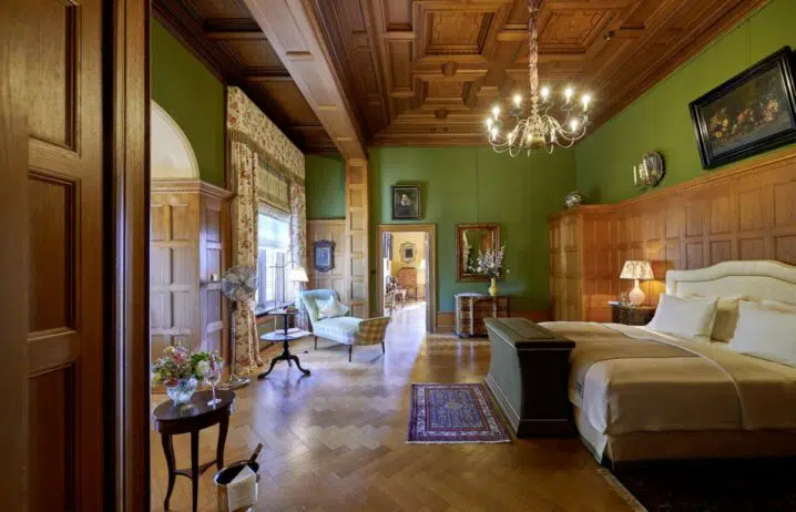 Suite im Schlosshotel Kronbergrg