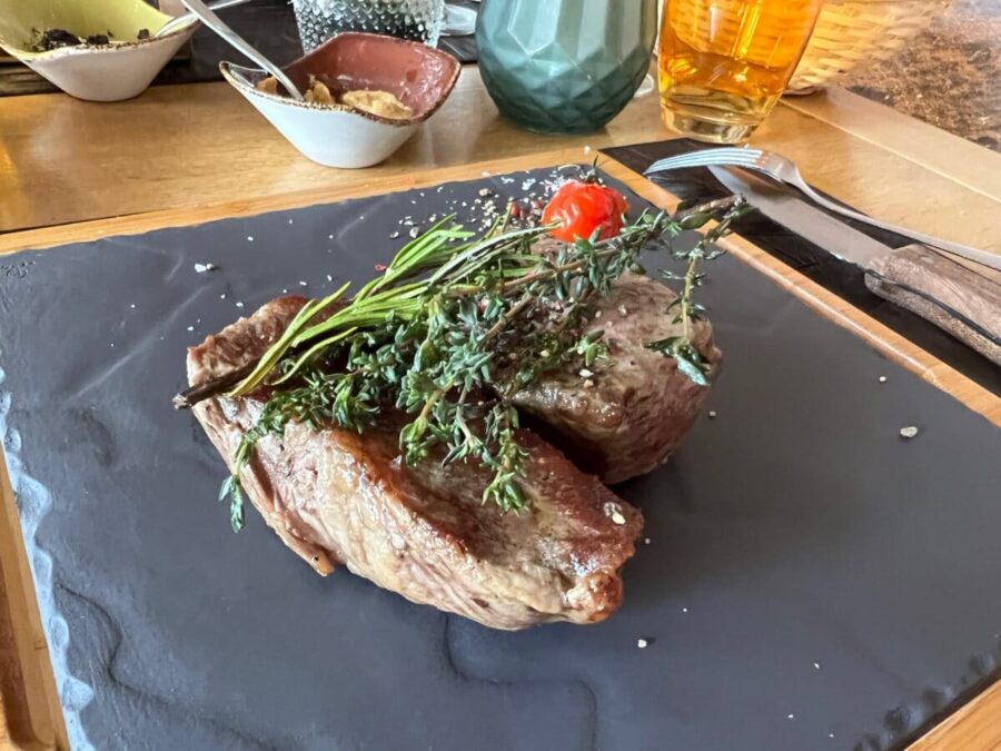 Leckeres Bürgermeister-Steak im Bückingsgarten Marburg