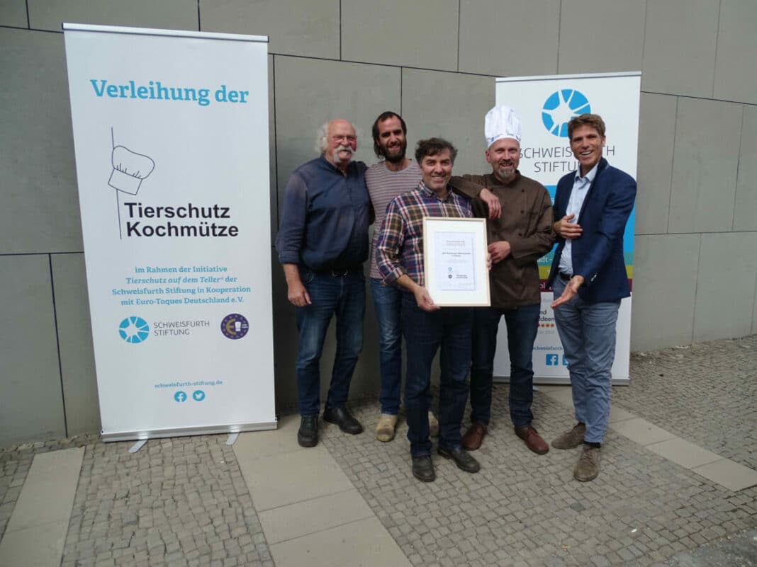 Das Weissenstein in Kassel erhält „Tierschutz-Kochmütze“