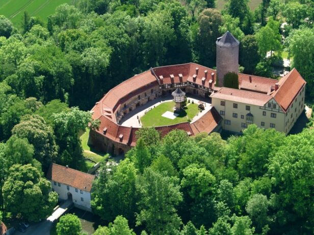 Luftbildaufnahme Wasserschloss Westerburg