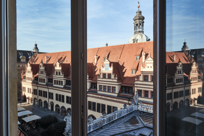 Exklusiver Hotel-Ausblick auf das Leipziger Rathaus
