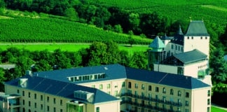 Gesamtansicht Victor's Residenz-Hotel Schloss Berg