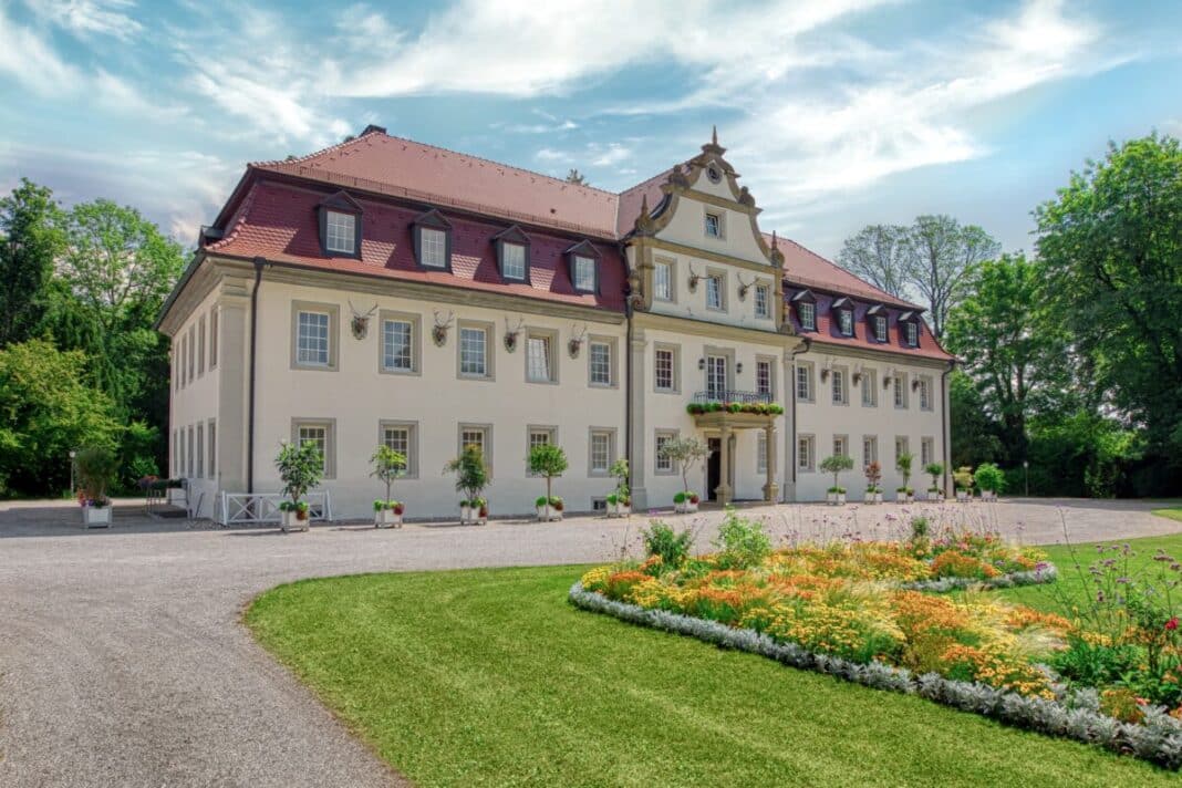 Außenansicht Wald & Schlosshotel Friedrichsruhe