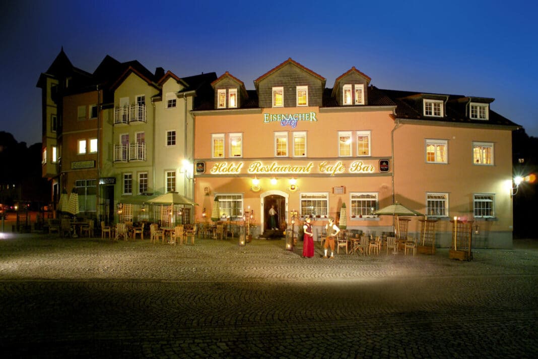 Außenansicht Lutherhotel Eisenacher Hof bei Nacht