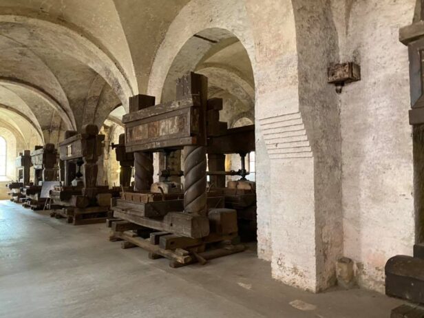 Historische Weinpressen im Kloster Eberbach