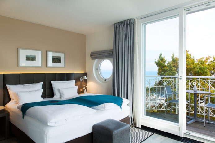 Moderne Zimmer Hotel am Meer in Binz mit Blick auf die Ostsee