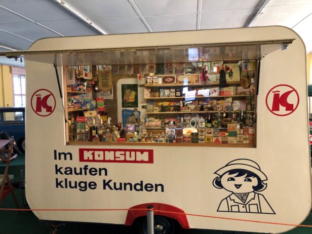 ostdeutsches fahrzeugmuseum einkuafswagen innenansicht