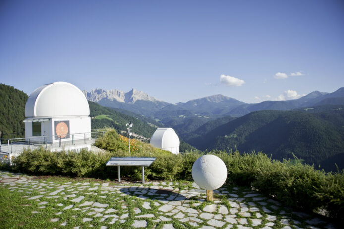 Der Planetenweg kombiniert eine atemberaubende Aussicht mit Astronomie Wissen.
Foto: Eggental Tourismus, Alex Filz
